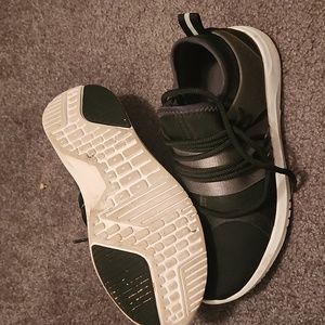 Fabletics sneaker